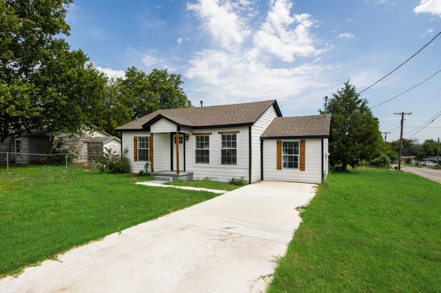 321 W 7th Street, Weatherford, TX 76086