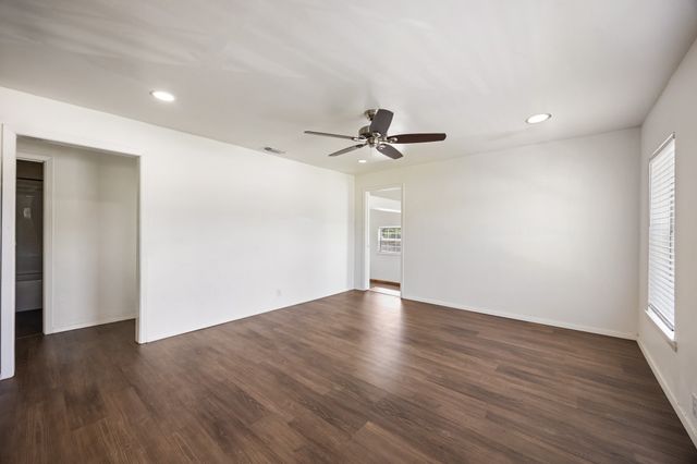 321 W 7th Street, Weatherford, TX 76086