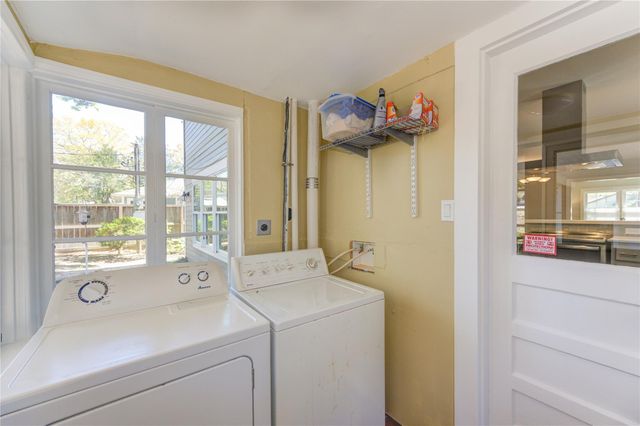 1550 Sue Barnett Drive, Houston, TX 77018