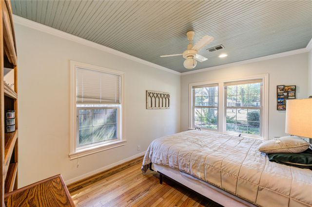 1550 Sue Barnett Drive, Houston, TX 77018