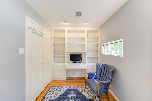 1550 Sue Barnett Drive, Houston, TX 77018