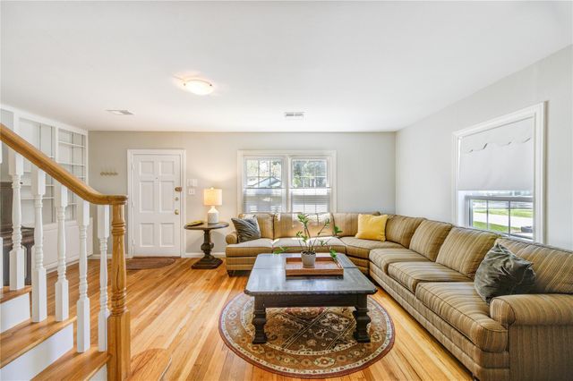 1550 Sue Barnett Drive, Houston, TX 77018