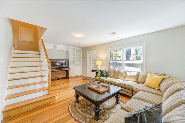 1550 Sue Barnett Drive, Houston, TX 77018