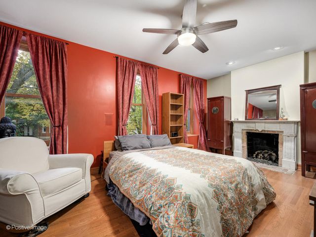 823 S Oakley Boulevard, Chicago, IL 60612