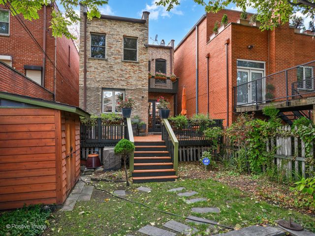 823 S Oakley Boulevard, Chicago, IL 60612