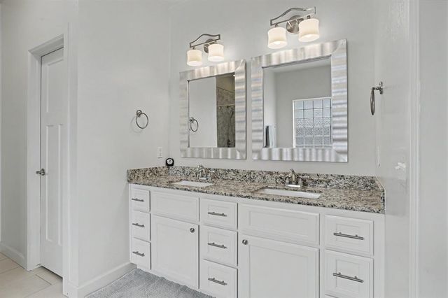 633 Geneva Drive, Edmond, OK 73025