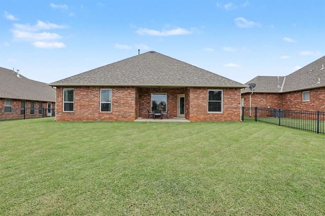 633 Geneva Drive, Edmond, OK 73025