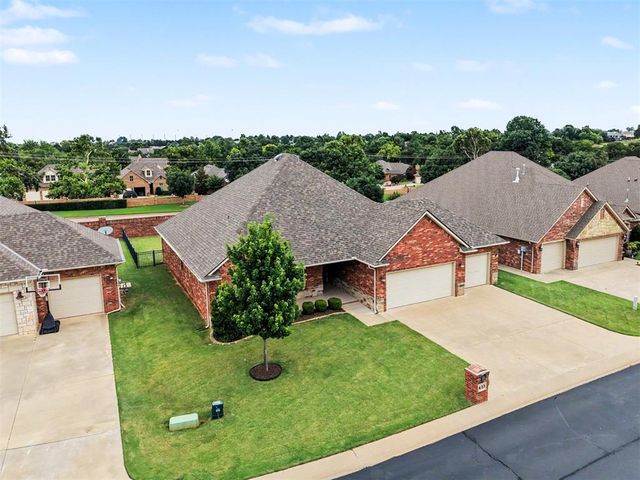 633 Geneva Drive, Edmond, OK 73025