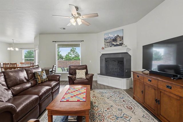 633 Geneva Drive, Edmond, OK 73025