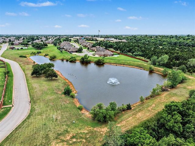 633 Geneva Drive, Edmond, OK 73025