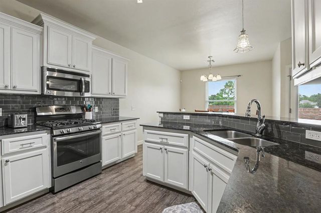 633 Geneva Drive, Edmond, OK 73025