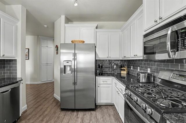633 Geneva Drive, Edmond, OK 73025
