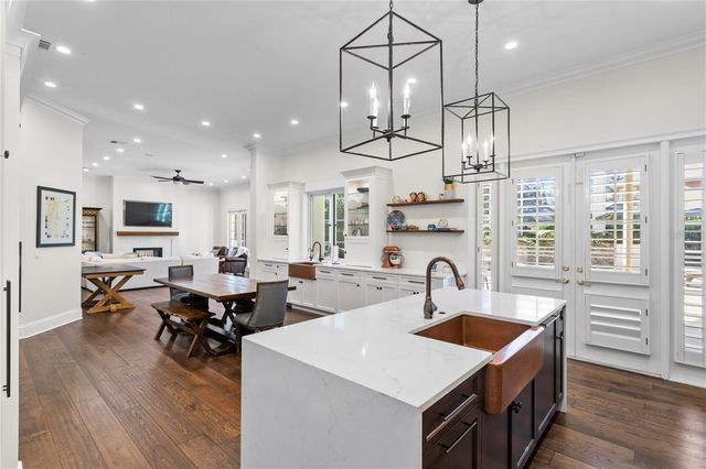 17027 CANDELEDA DE AVILA, Tampa, FL 33613