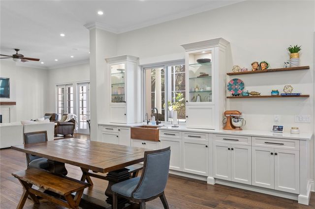17027 CANDELEDA DE AVILA, Tampa, FL 33613