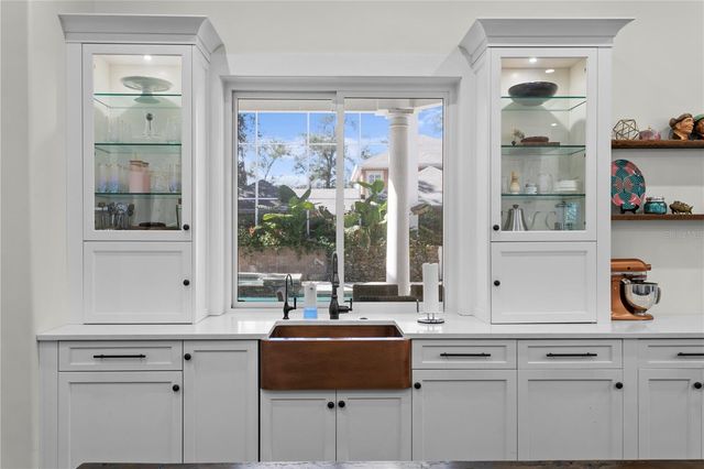 17027 CANDELEDA DE AVILA, Tampa, FL 33613