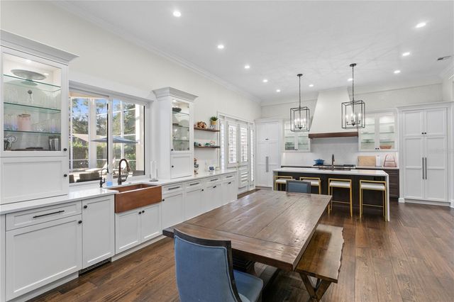 17027 CANDELEDA DE AVILA, Tampa, FL 33613