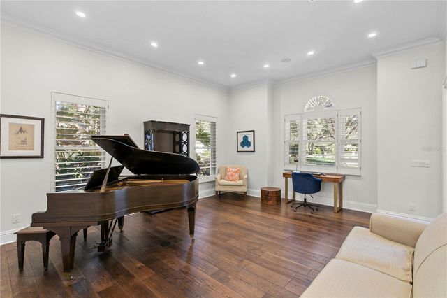 17027 CANDELEDA DE AVILA, Tampa, FL 33613