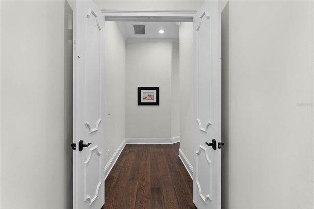 17027 CANDELEDA DE AVILA, Tampa, FL 33613