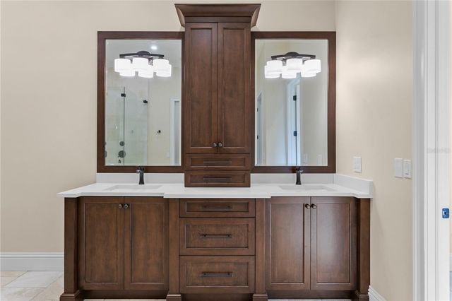 17027 CANDELEDA DE AVILA, Tampa, FL 33613