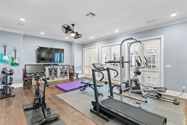 17027 CANDELEDA DE AVILA, Tampa, FL 33613