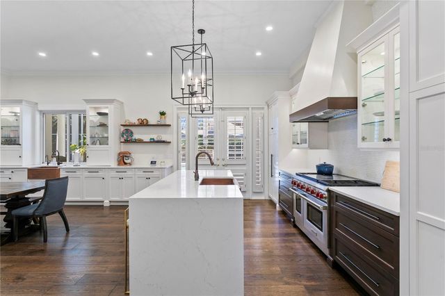 17027 CANDELEDA DE AVILA, Tampa, FL 33613