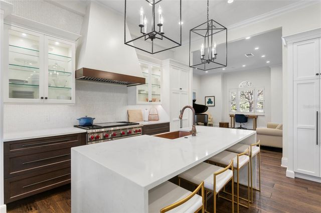 17027 CANDELEDA DE AVILA, Tampa, FL 33613
