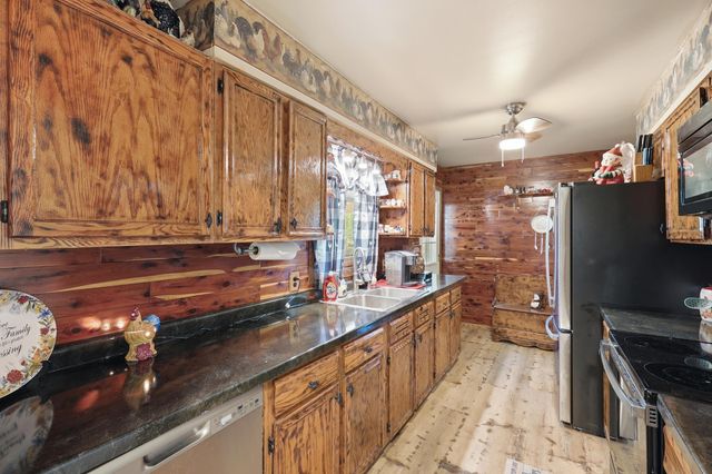 64469 66th Avenue, Hartford, MI 49057