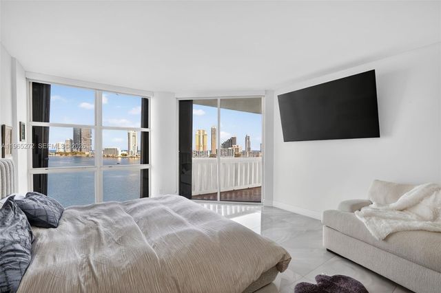 3000 Island Blvd 1106, Aventura, FL 33160