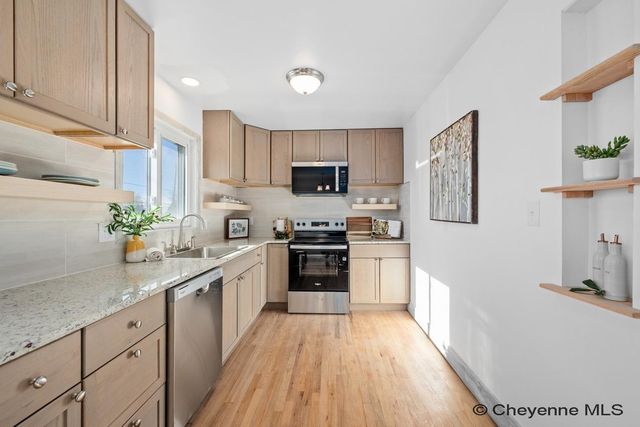 609 RIDGELAND ST, Cheyenne, WY 82009