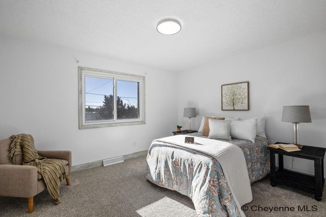 609 RIDGELAND ST, Cheyenne, WY 82009