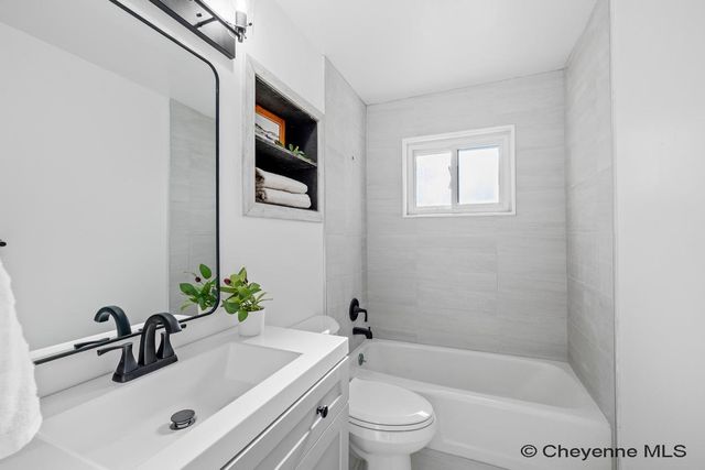 609 RIDGELAND ST, Cheyenne, WY 82009