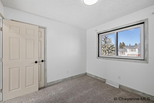 609 RIDGELAND ST, Cheyenne, WY 82009