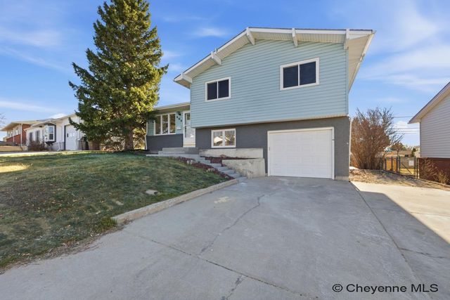 609 RIDGELAND ST, Cheyenne, WY 82009