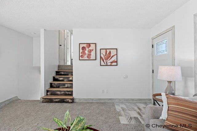 609 RIDGELAND ST, Cheyenne, WY 82009