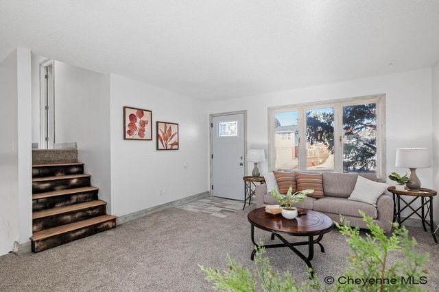 609 RIDGELAND ST, Cheyenne, WY 82009