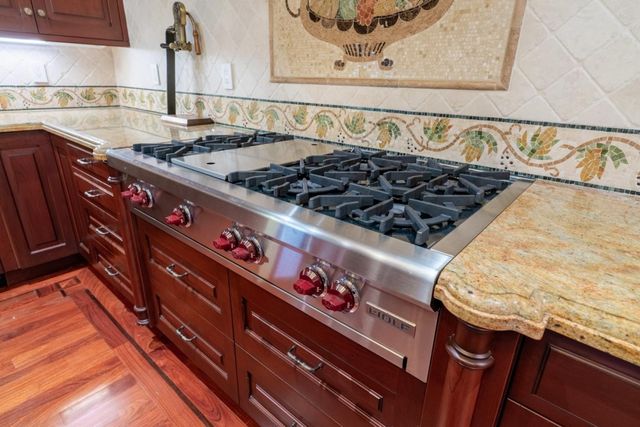 222 6th Avenue 302, San Mateo, CA 94401