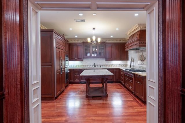 222 6th Avenue 302, San Mateo, CA 94401