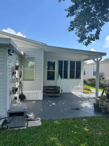 14119 Isla Flores Avenue, Fort Pierce, FL 34951