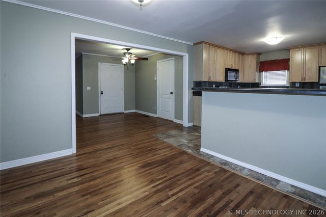 4227 S Rockford Avenue, Tulsa, OK 74105