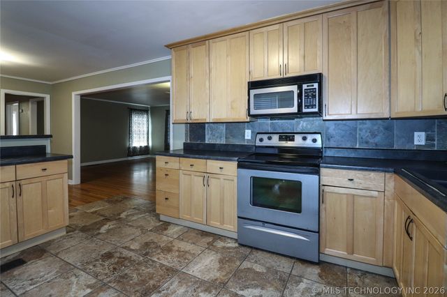 4227 S Rockford Avenue, Tulsa, OK 74105