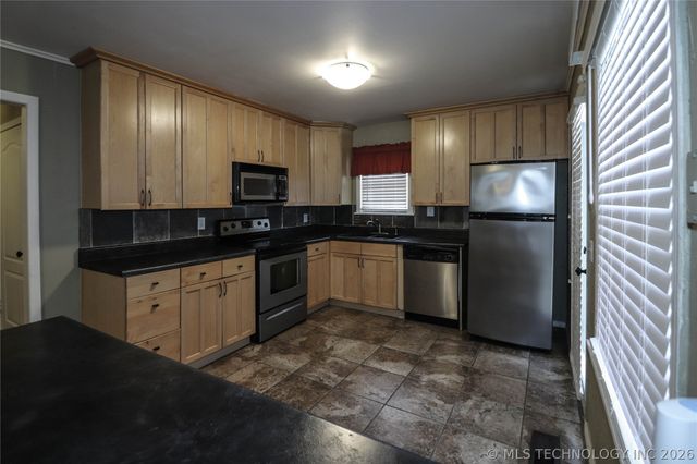4227 S Rockford Avenue, Tulsa, OK 74105