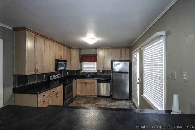 4227 S Rockford Avenue, Tulsa, OK 74105