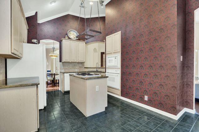2630 Lakeforest Court, Dallas, TX 75214
