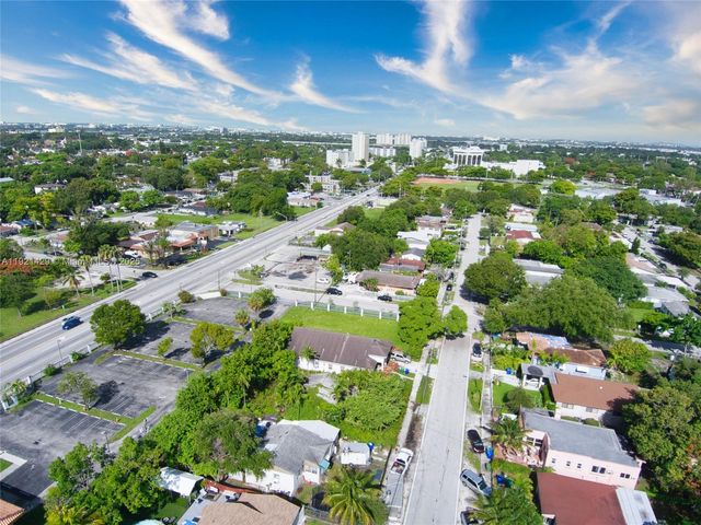 1845 NW 55th St, Miami, FL 33142