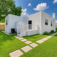 1845 NW 55th St, Miami, FL 33142