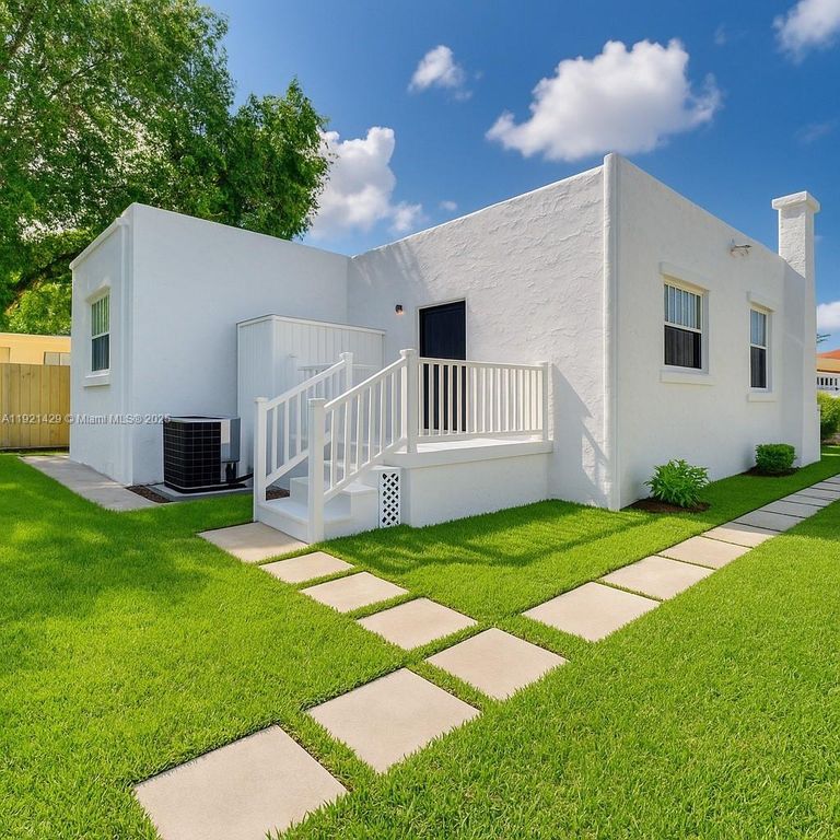 1845 NW 55th St, Miami, FL 33142