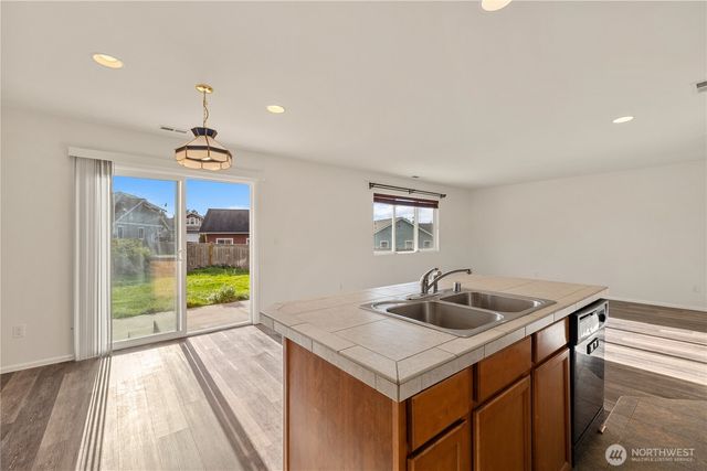 7240 287th Street NW, Stanwood, WA 98292