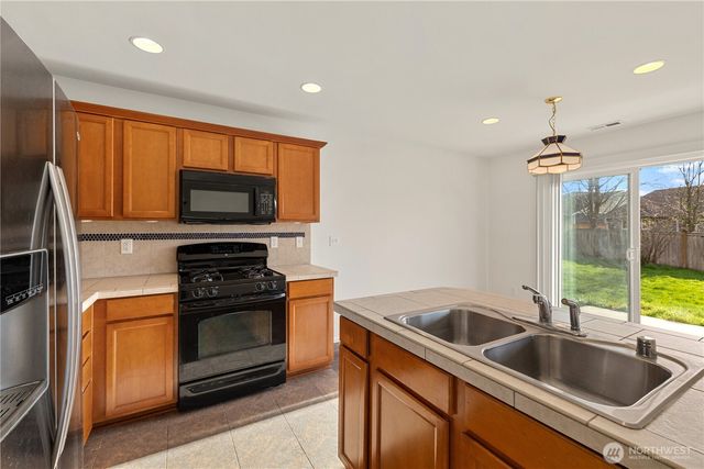 7240 287th Street NW, Stanwood, WA 98292