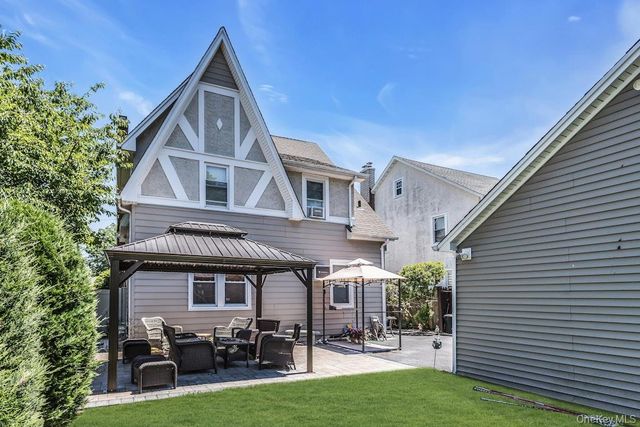1680 roosevelt Street, Baldwin, NY 11510