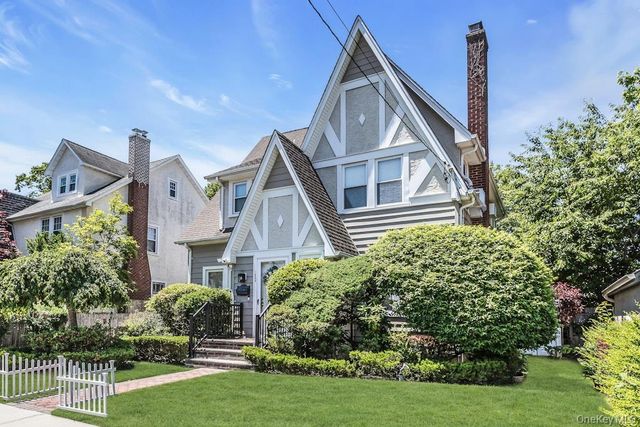 1680 roosevelt Street, Baldwin, NY 11510